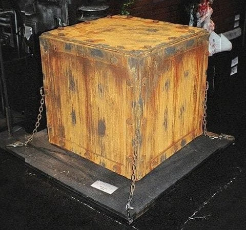 Distortions "Beast In The Box" Halloween Animatronic 3 Distortions "Beast In The Box" Halloween Animatronic