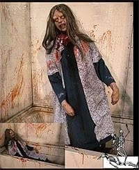 Distortions Animatronics "Granny Bathtub Blaster" Zombie Haunted House Animatronic