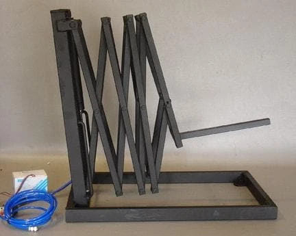 DC Props Animatronics "Scissor Extender" Halloween Animatronic Mechanism 3 DC Props Animatronics "Scissor Extender" Halloween Animatronic Mechanism