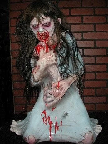 Distortions "Spitting Debby" Zombie Halloween Animatronic 4 Distortions "Spitting Debby" Zombie Halloween Animatronic