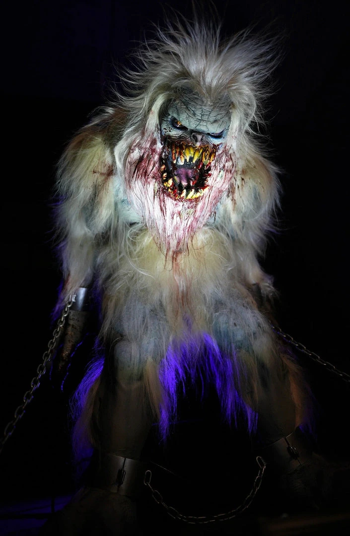 Distortions Animatronics "Yeti" Halloween Animatronic 3 Distortions Animatronics "Yeti" Halloween Animatronic