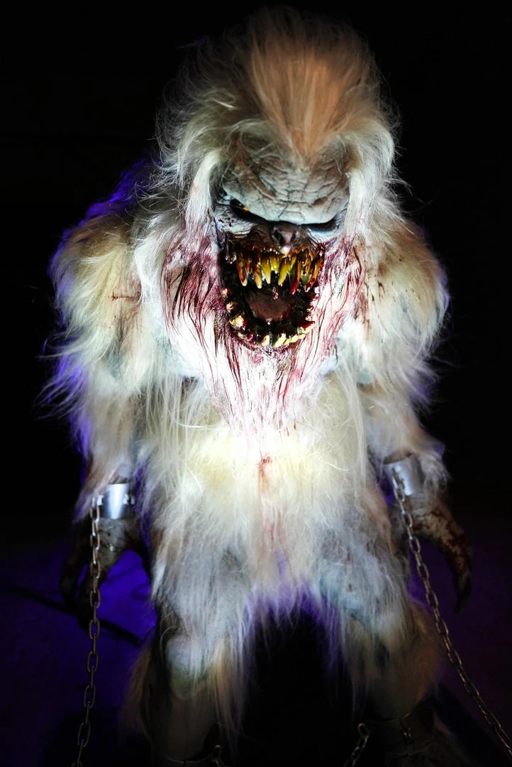 Distortions Animatronics "Yeti" Halloween Animatronic 5 Distortions Animatronics "Yeti" Halloween Animatronic